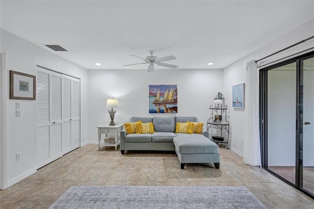 На продажу: $397,000 (3 спален, 2 ванн, 1283 Квадратных фут)