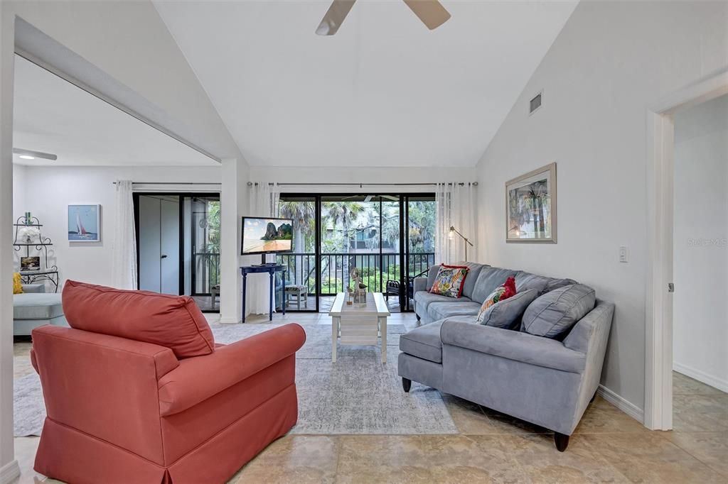 На продажу: $397,000 (3 спален, 2 ванн, 1283 Квадратных фут)