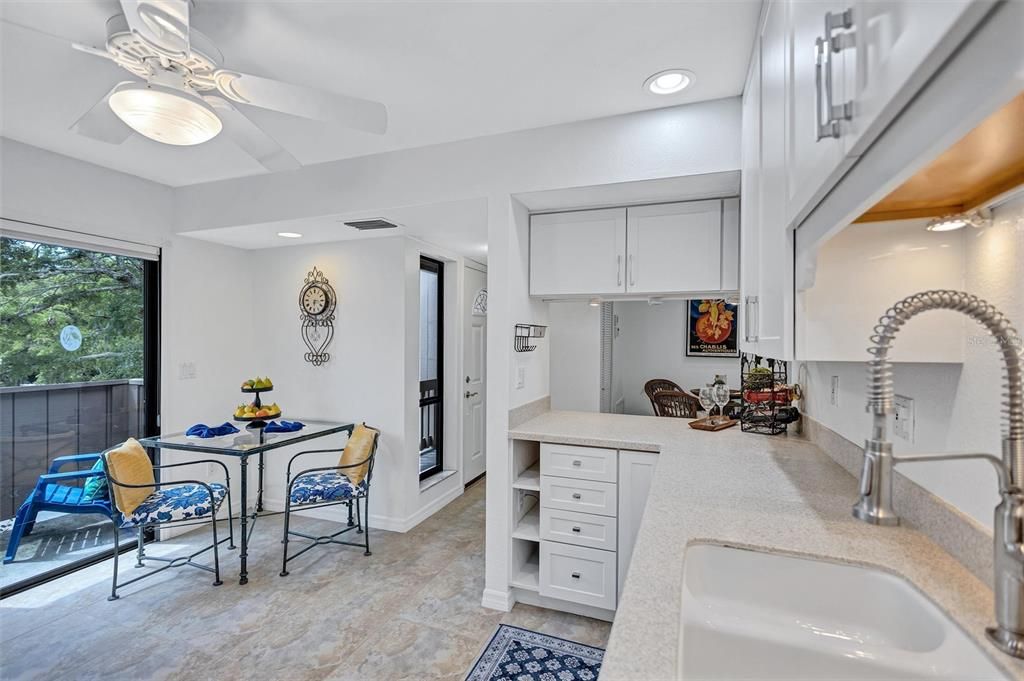 На продажу: $397,000 (3 спален, 2 ванн, 1283 Квадратных фут)