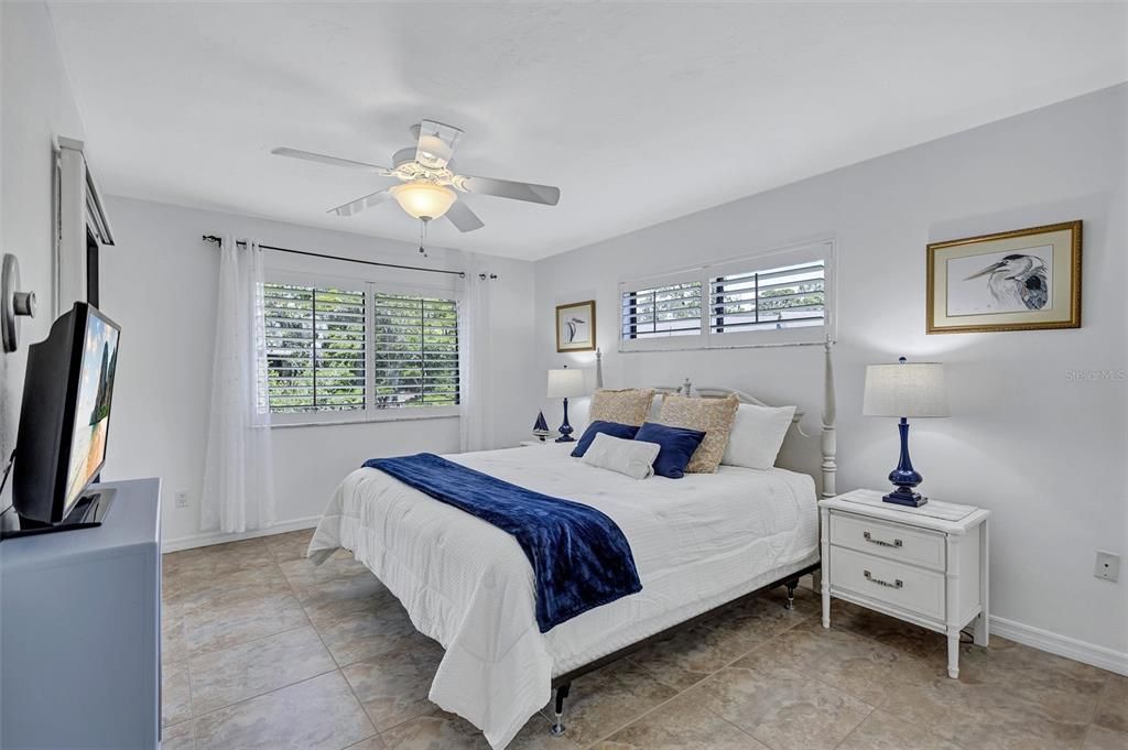 На продажу: $397,000 (3 спален, 2 ванн, 1283 Квадратных фут)