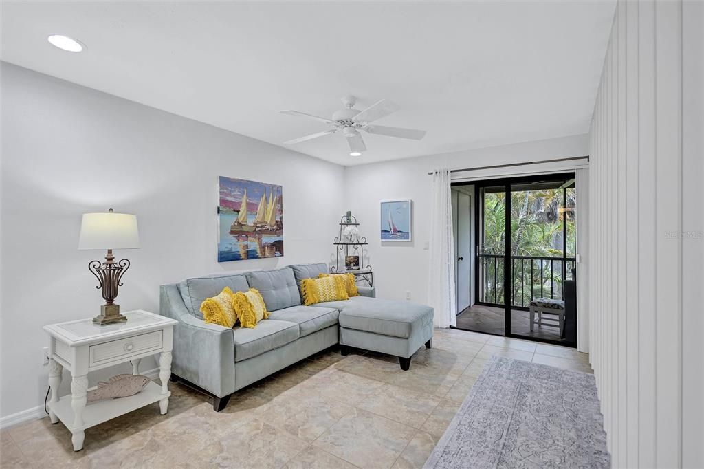 На продажу: $397,000 (3 спален, 2 ванн, 1283 Квадратных фут)