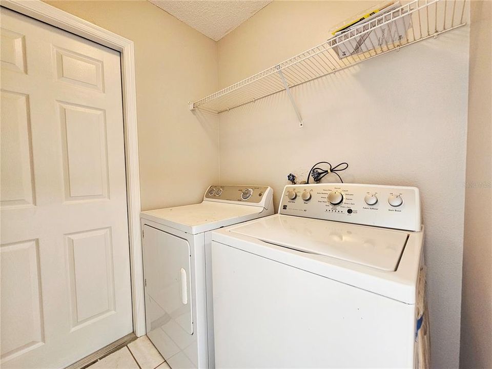 合同活跃: $2,600 (4 贝兹, 2 浴室, 1778 平方英尺)