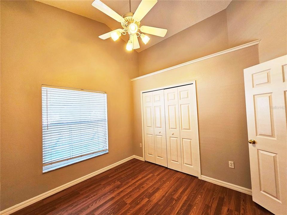 合同活跃: $2,600 (4 贝兹, 2 浴室, 1778 平方英尺)