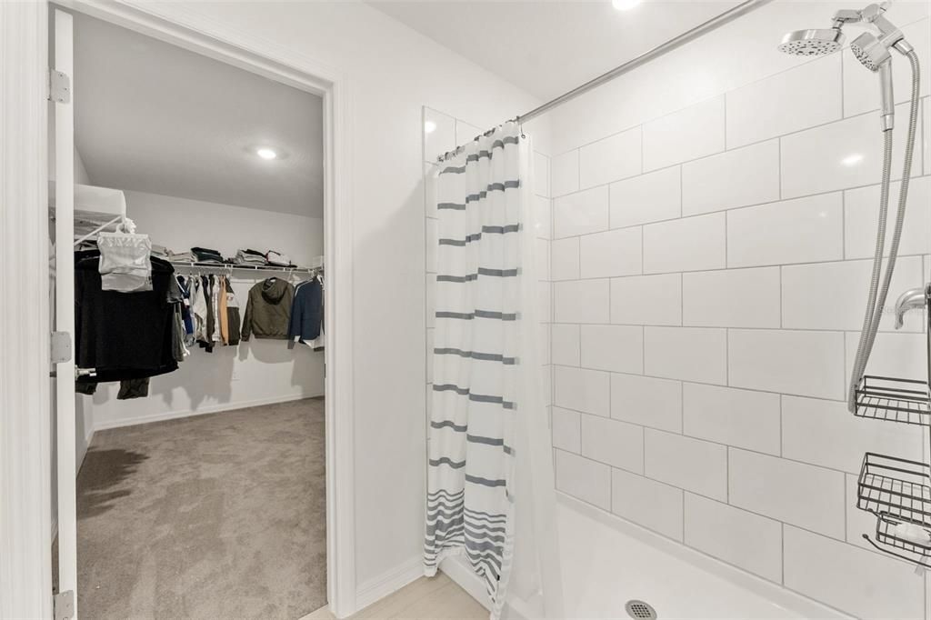 En Venta: $424,900 (4 camas, 2 baños, 2633 Pies cuadrados)