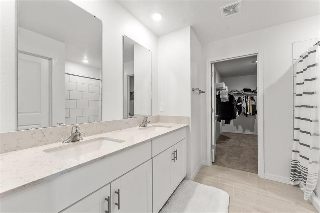 En Venta: $424,900 (4 camas, 2 baños, 2633 Pies cuadrados)