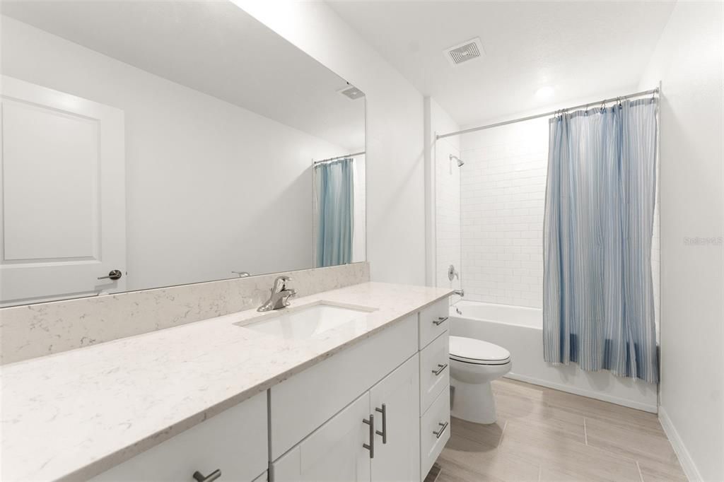 En Venta: $424,900 (4 camas, 2 baños, 2633 Pies cuadrados)