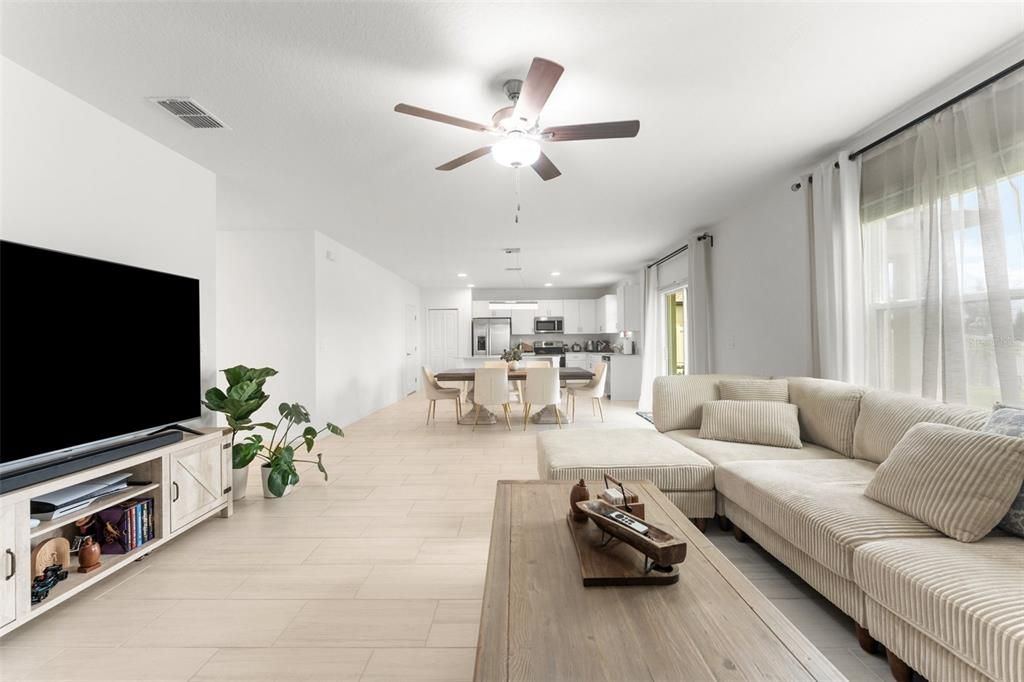 En Venta: $424,900 (4 camas, 2 baños, 2633 Pies cuadrados)