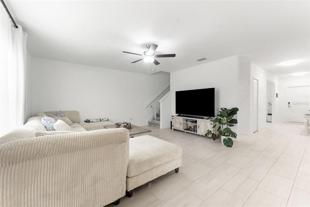 En Venta: $424,900 (4 camas, 2 baños, 2633 Pies cuadrados)