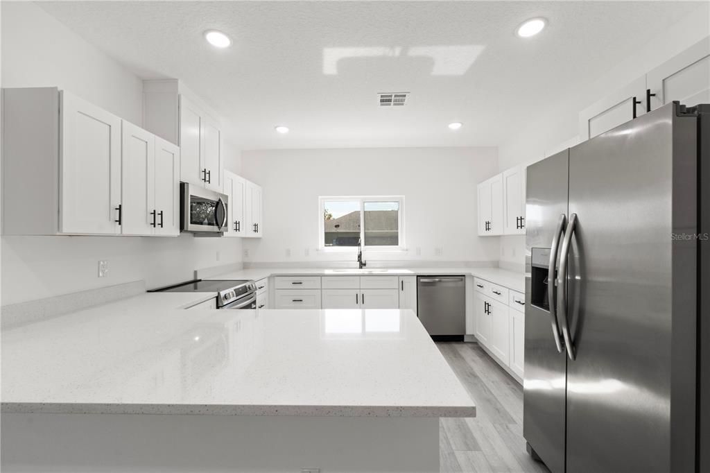 На продажу: $440,000 (3 спален, 2 ванн, 1470 Квадратных фут)