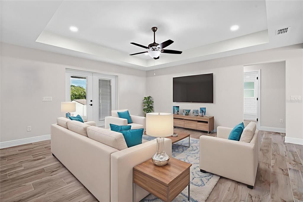 合同活跃: $327,800 (3 贝兹, 2 浴室, 1832 平方英尺)