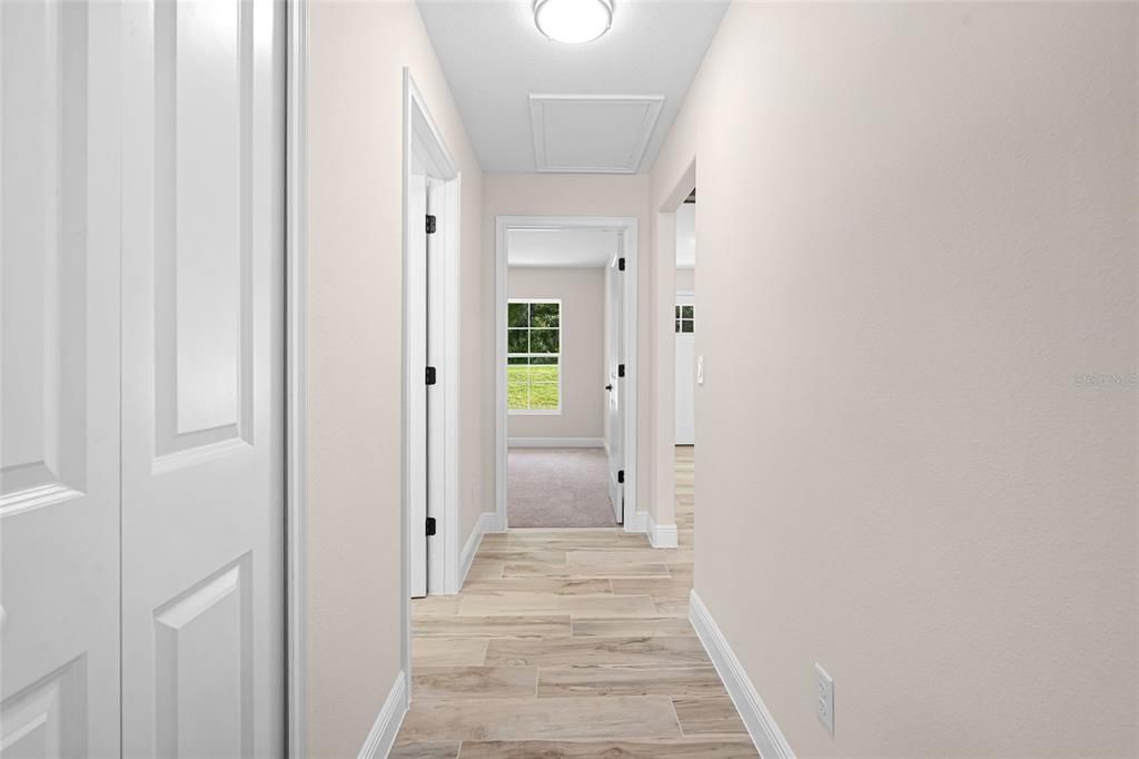 合同活跃: $327,800 (3 贝兹, 2 浴室, 1832 平方英尺)