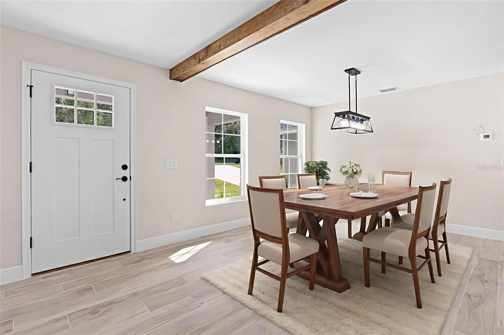 合同活跃: $327,800 (3 贝兹, 2 浴室, 1832 平方英尺)