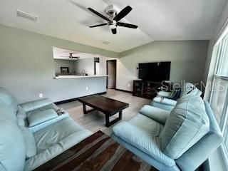 На продажу: $375,000 (3 спален, 2 ванн, 1656 Квадратных фут)