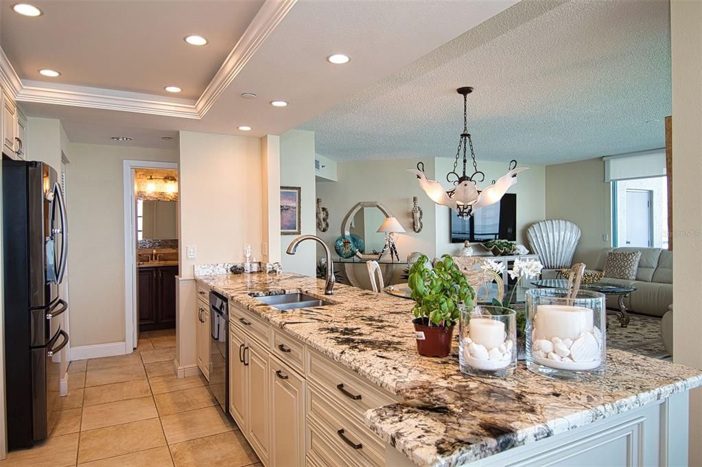 待售: $1,950,000 (3 贝兹, 2 浴室, 1942 平方英尺)