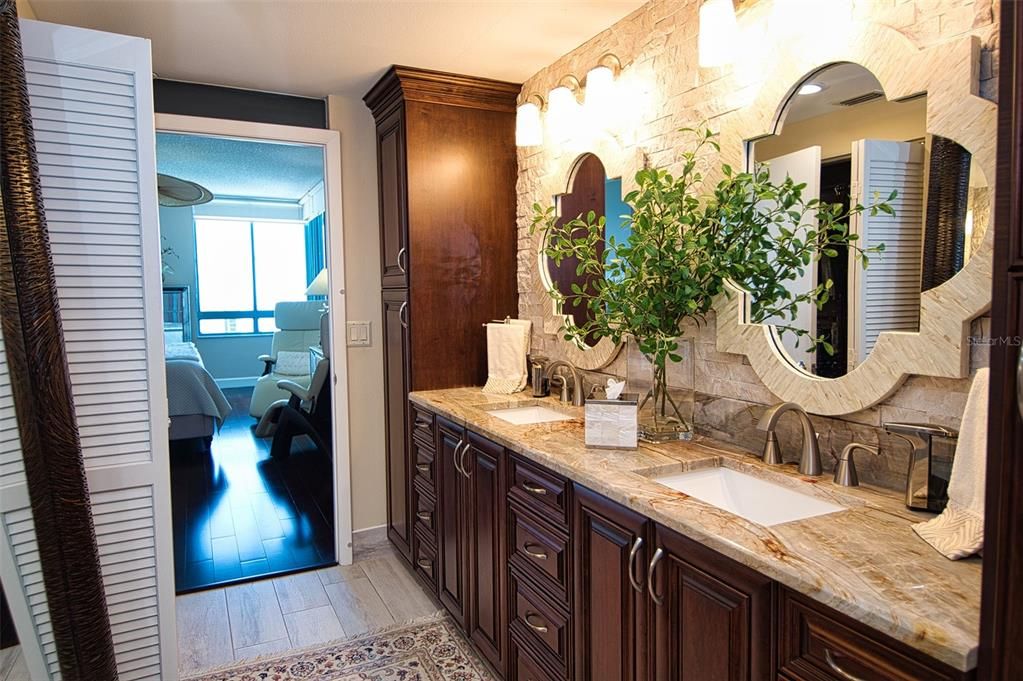 待售: $1,950,000 (3 贝兹, 2 浴室, 1942 平方英尺)