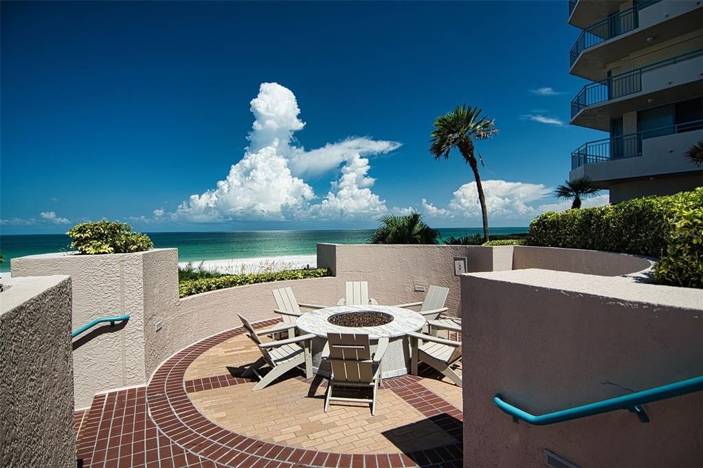 待售: $1,950,000 (3 贝兹, 2 浴室, 1942 平方英尺)