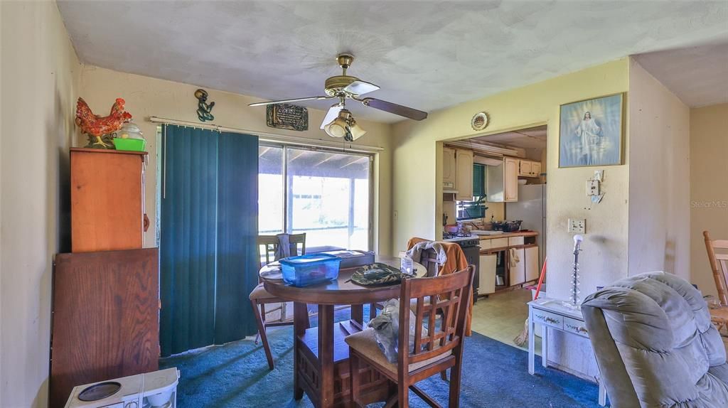 Activo con contrato: $155,000 (3 camas, 1 baños, 975 Pies cuadrados)