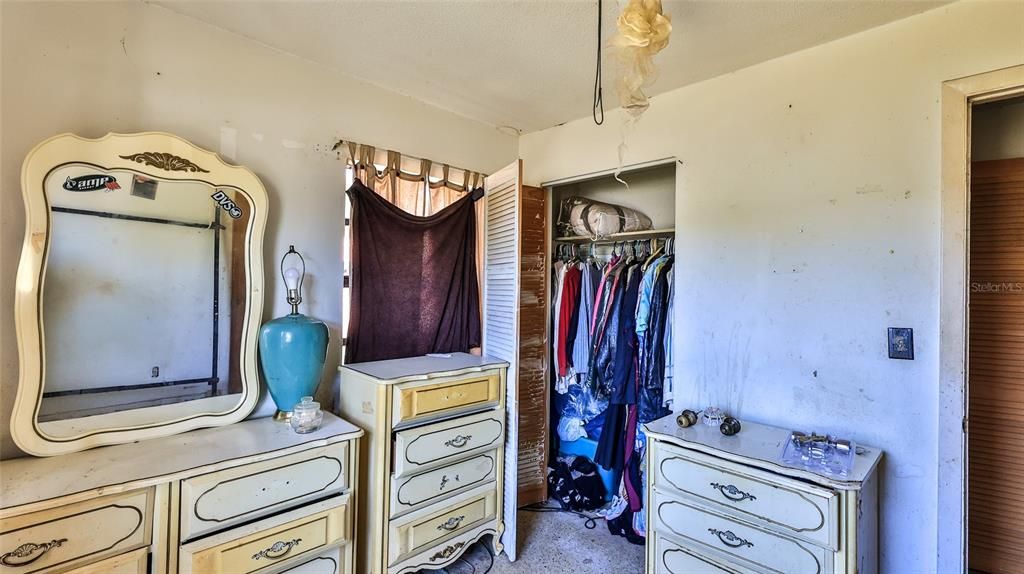 Activo con contrato: $155,000 (3 camas, 1 baños, 975 Pies cuadrados)