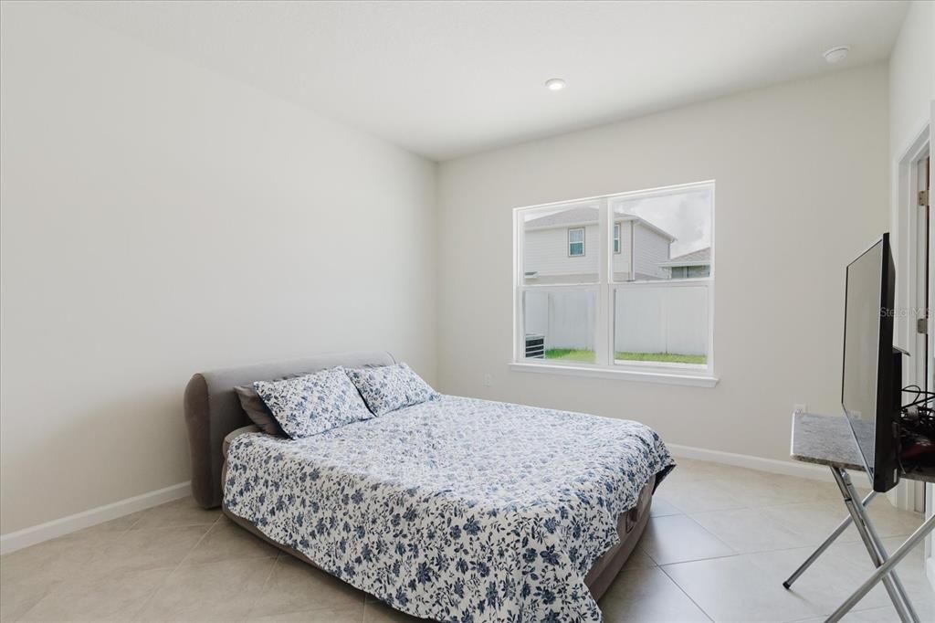 Activo con contrato: $350,000 (3 camas, 2 baños, 1500 Pies cuadrados)