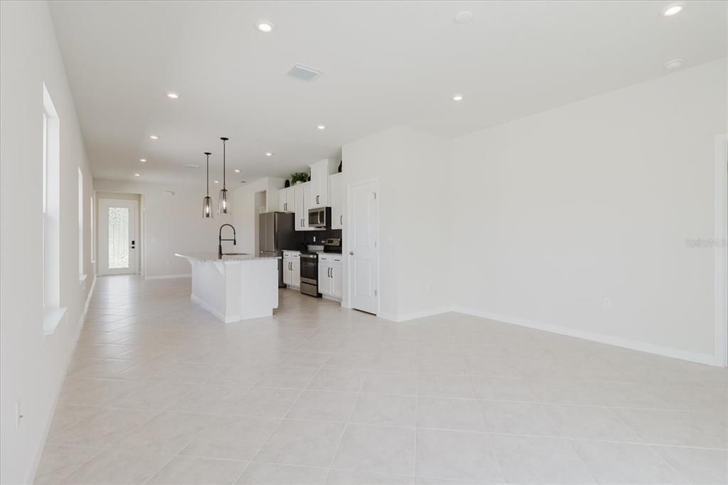 Activo con contrato: $350,000 (3 camas, 2 baños, 1500 Pies cuadrados)