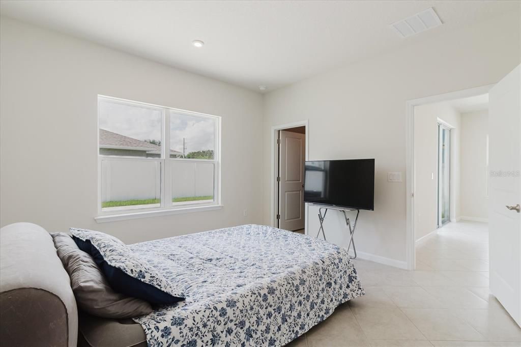 Activo con contrato: $350,000 (3 camas, 2 baños, 1500 Pies cuadrados)