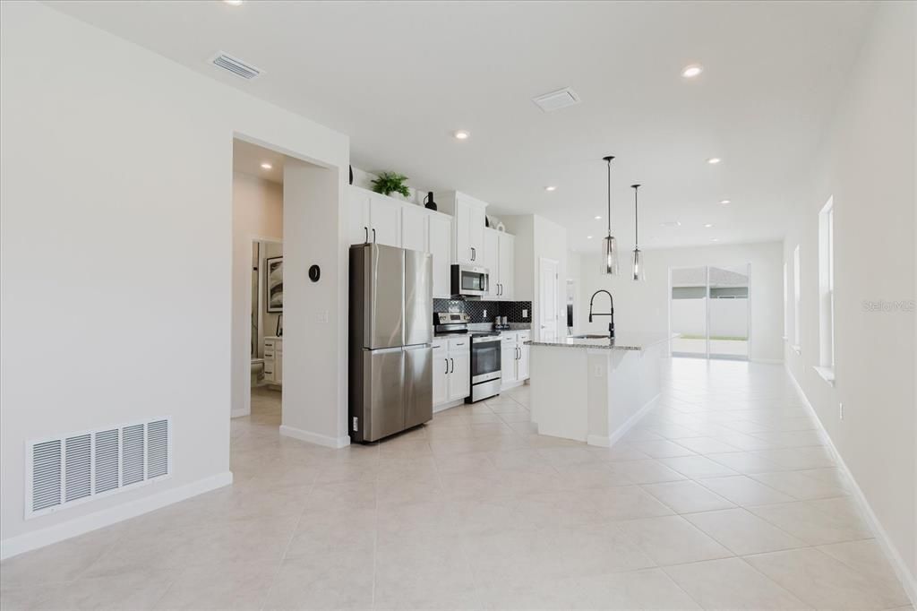 Activo con contrato: $350,000 (3 camas, 2 baños, 1500 Pies cuadrados)