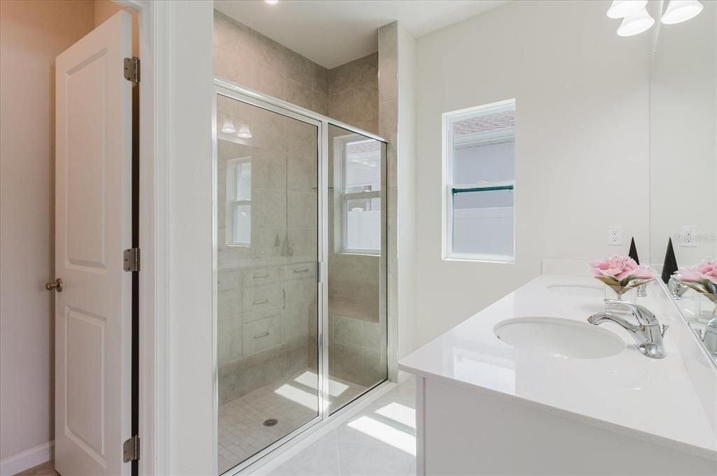 Activo con contrato: $350,000 (3 camas, 2 baños, 1500 Pies cuadrados)