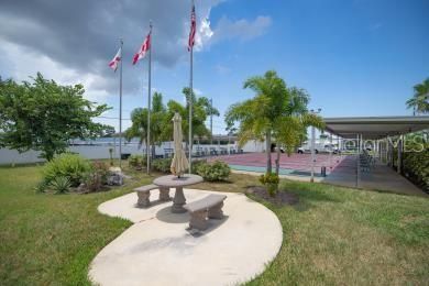 合同活跃: $165,000 (2 贝兹, 2 浴室, 1344 平方英尺)