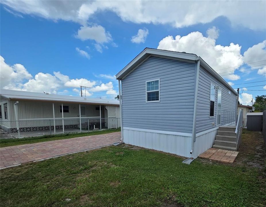 For Sale: $69,999 (1 beds, 1 baths, 427 Square Feet)