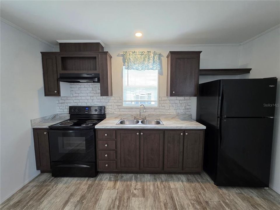 For Sale: $69,999 (1 beds, 1 baths, 427 Square Feet)