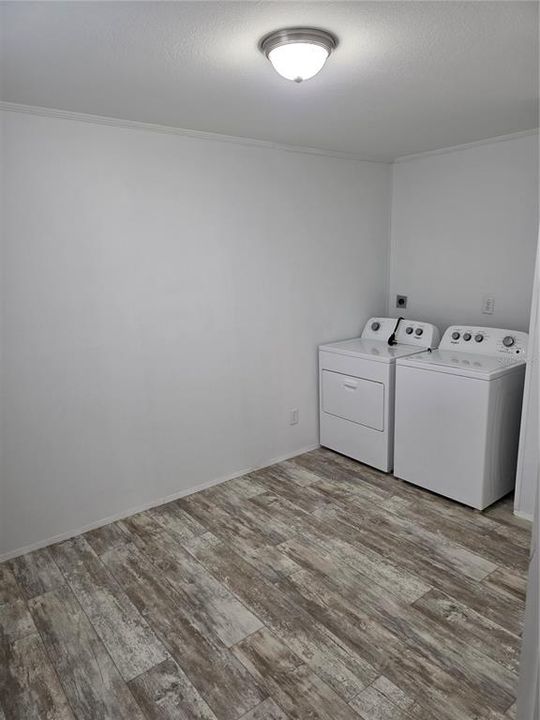 For Sale: $69,999 (1 beds, 1 baths, 427 Square Feet)