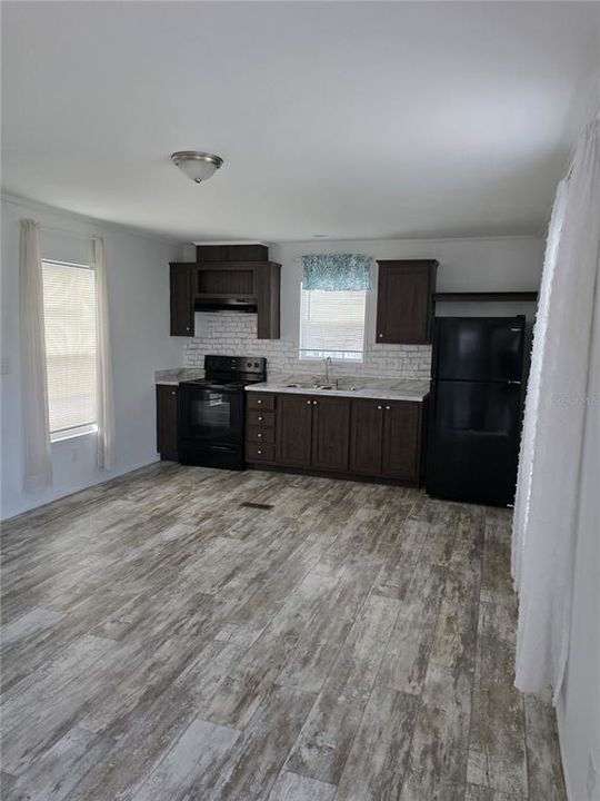 For Sale: $69,999 (1 beds, 1 baths, 427 Square Feet)