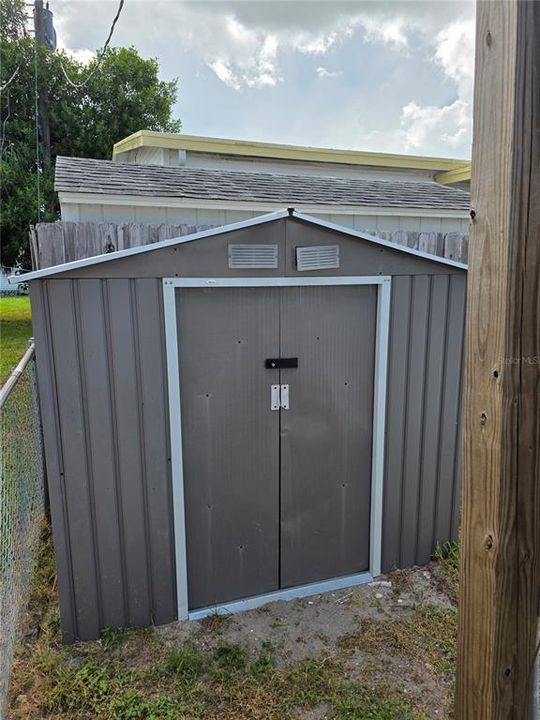 For Sale: $69,999 (1 beds, 1 baths, 427 Square Feet)