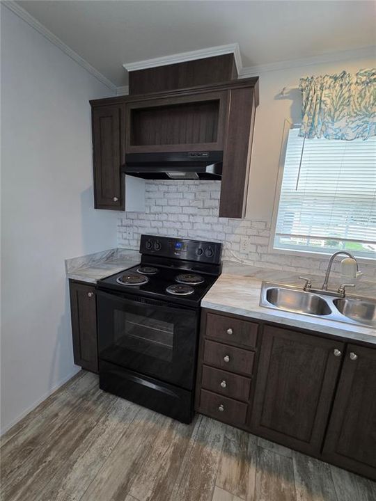 For Sale: $69,999 (1 beds, 1 baths, 427 Square Feet)