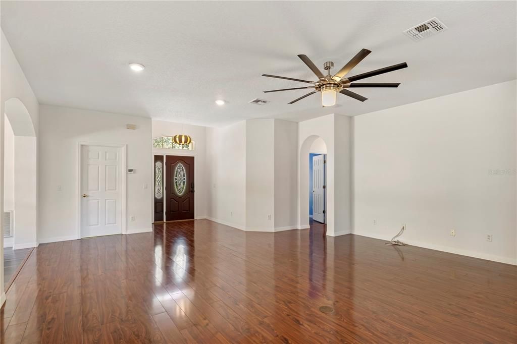 В аренду: $2,600 (3 спален, 2 ванн, 1772 Квадратных фут)