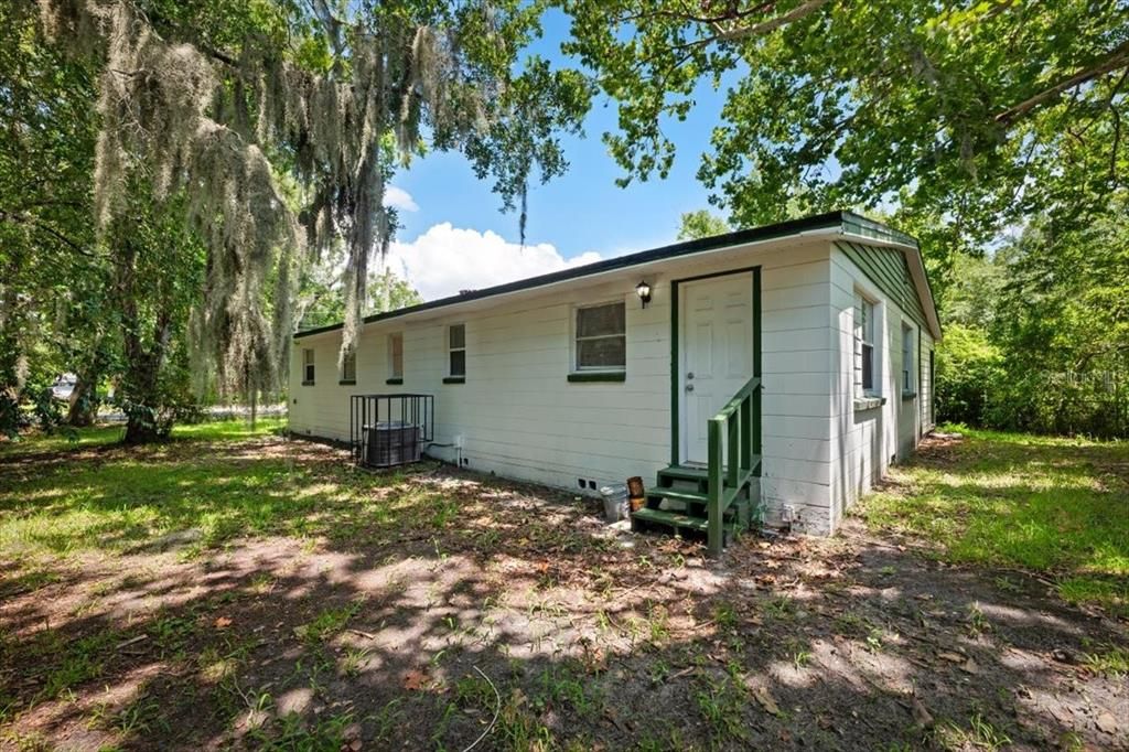 待售: $199,000 (4 贝兹, 2 浴室, 1700 平方英尺)