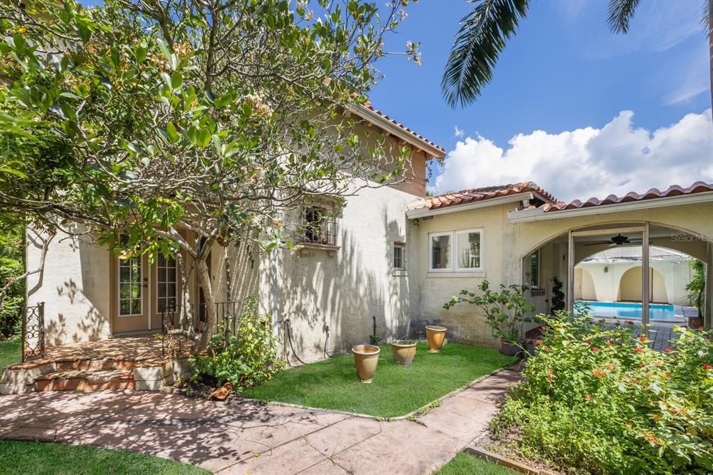 En Venta: $1,350,000 (3 camas, 2 baños, 2593 Pies cuadrados)