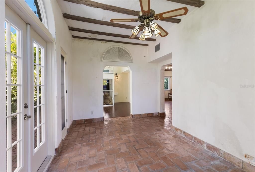 En Venta: $1,350,000 (3 camas, 2 baños, 2593 Pies cuadrados)