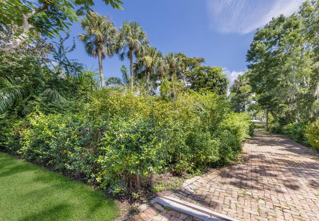 En Venta: $1,350,000 (3 camas, 2 baños, 2593 Pies cuadrados)