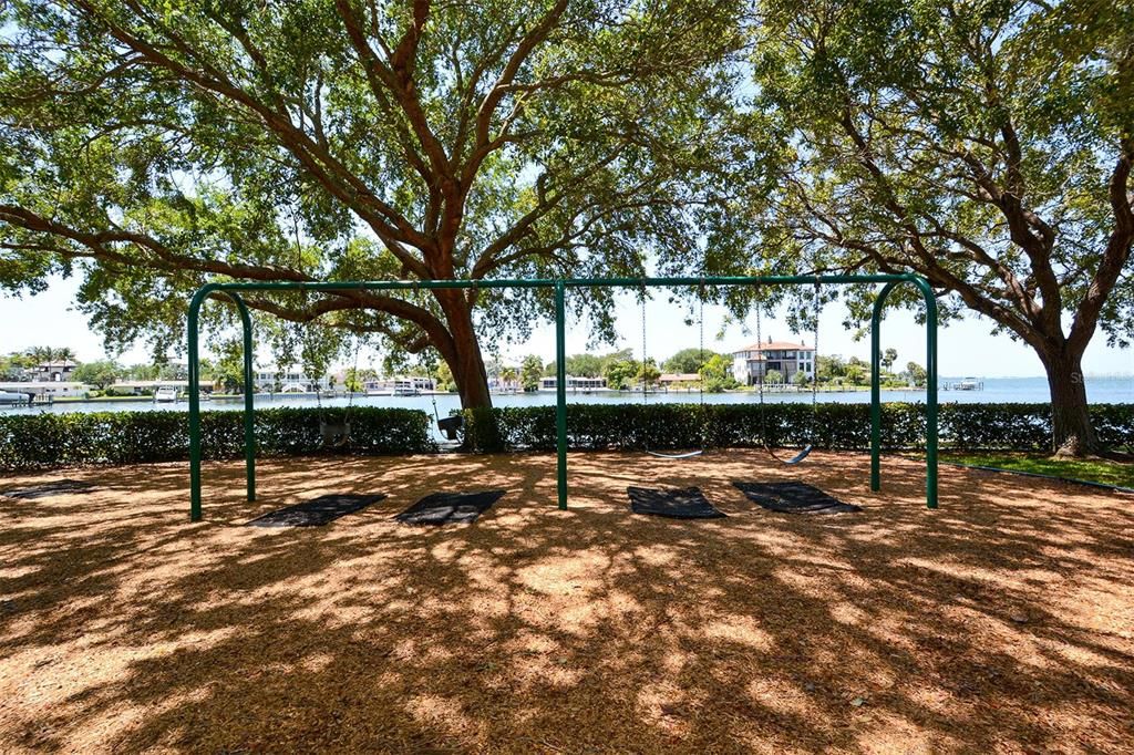 En Venta: $1,350,000 (3 camas, 2 baños, 2593 Pies cuadrados)