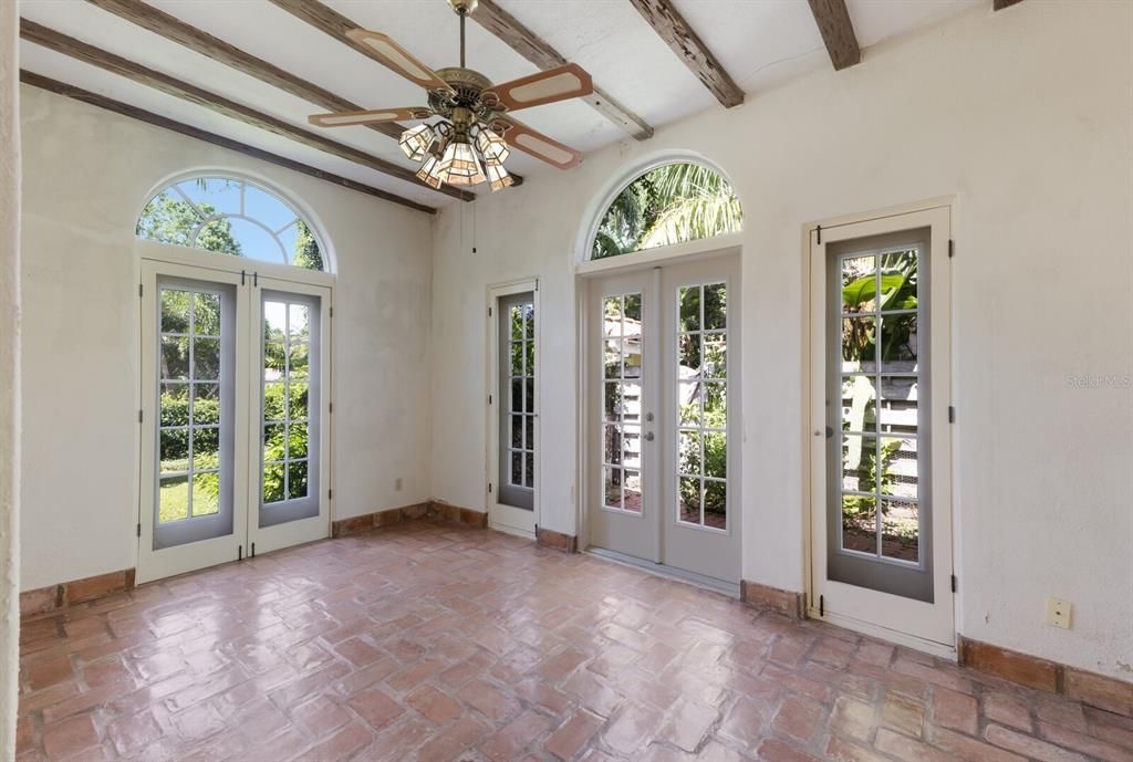 En Venta: $1,350,000 (3 camas, 2 baños, 2593 Pies cuadrados)