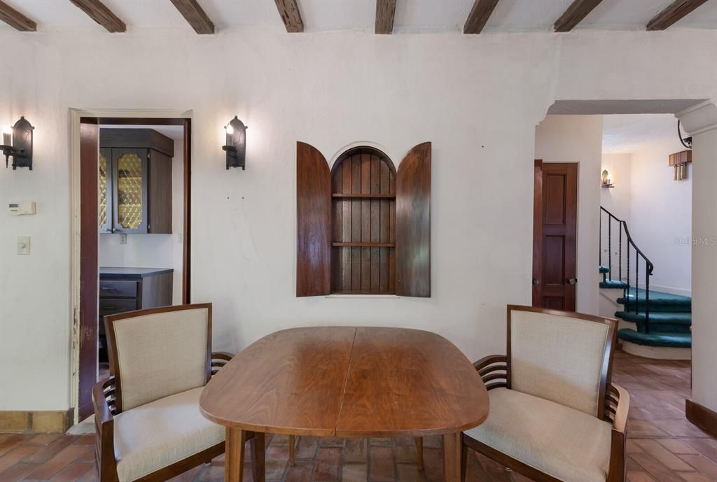 En Venta: $1,350,000 (3 camas, 2 baños, 2593 Pies cuadrados)