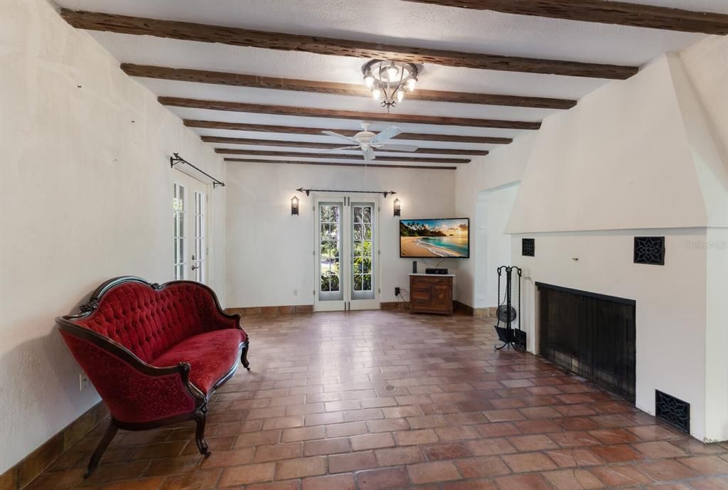 En Venta: $1,350,000 (3 camas, 2 baños, 2593 Pies cuadrados)