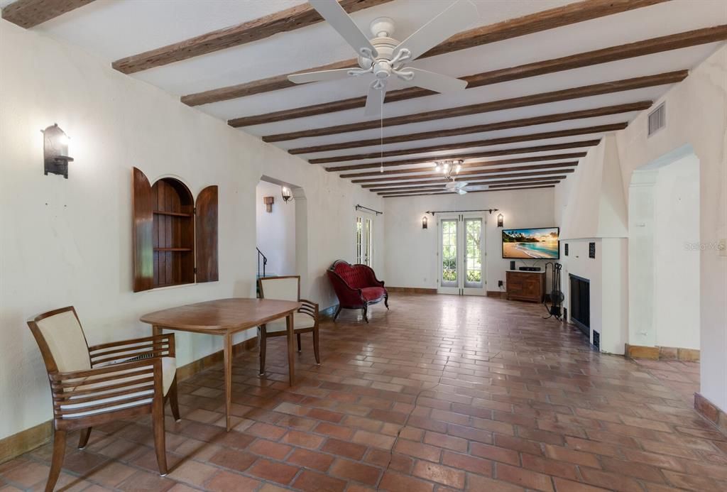 En Venta: $1,350,000 (3 camas, 2 baños, 2593 Pies cuadrados)