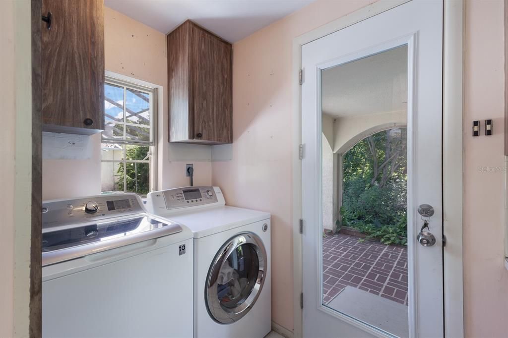 En Venta: $1,350,000 (3 camas, 2 baños, 2593 Pies cuadrados)