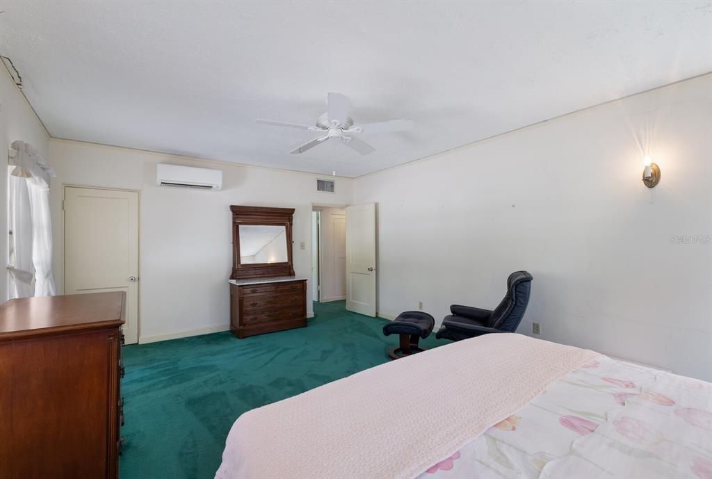 En Venta: $1,350,000 (3 camas, 2 baños, 2593 Pies cuadrados)