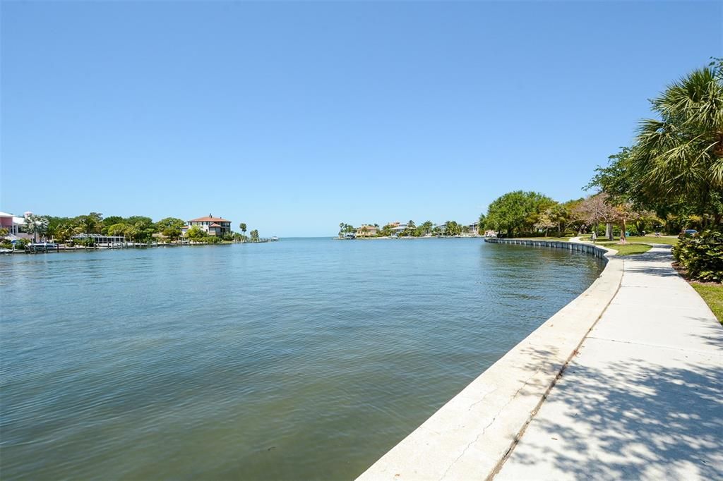 En Venta: $1,350,000 (3 camas, 2 baños, 2593 Pies cuadrados)