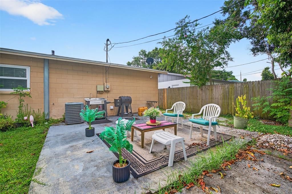 For Sale: $330,000 (3 beds, 1 baths, 999 Square Feet)