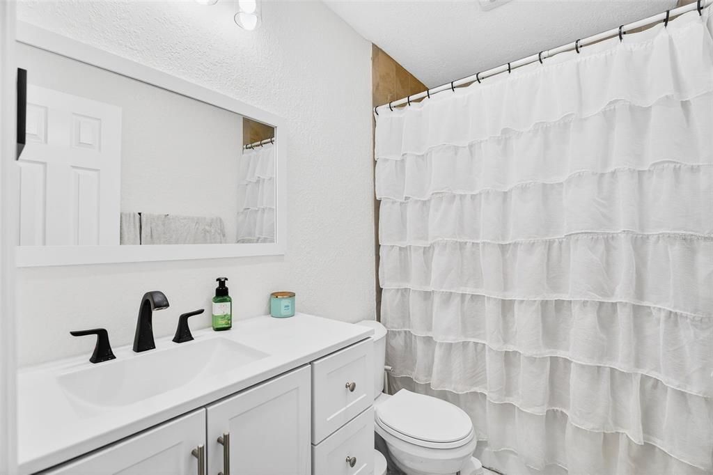 For Sale: $330,000 (3 beds, 1 baths, 999 Square Feet)