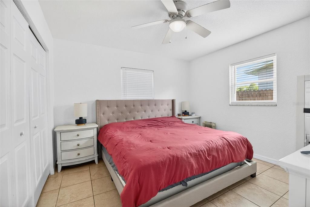 For Sale: $330,000 (3 beds, 1 baths, 999 Square Feet)